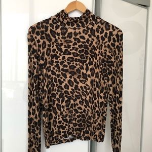 HM CHEETAH PRINT TURTLENECK